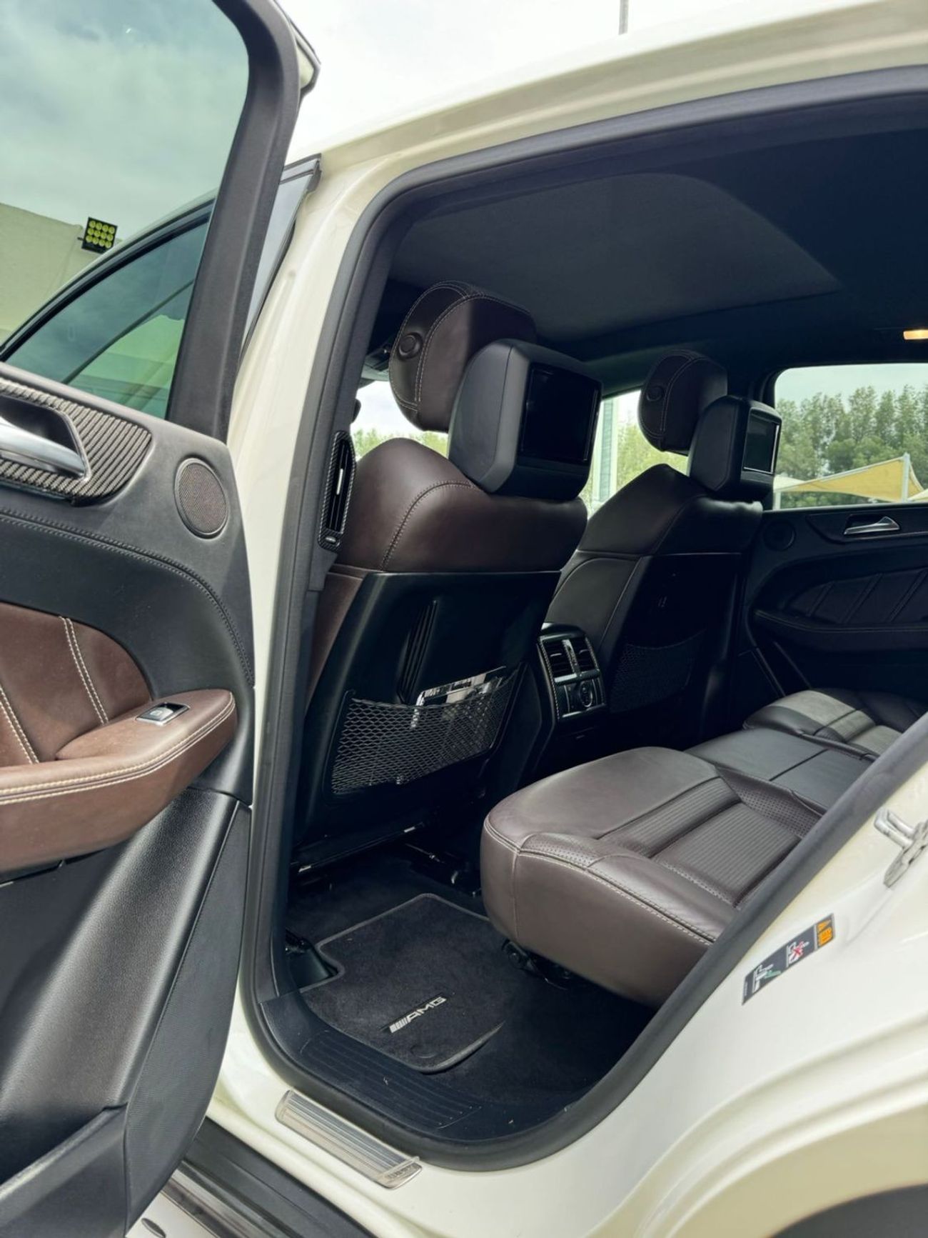 مرسيدس بنز GLE 63 AMG مرسيدس GLE63S خليجي 2018 صبغ وكالة تشييكات الوكالة تحت الضمان بحاله ممتازه