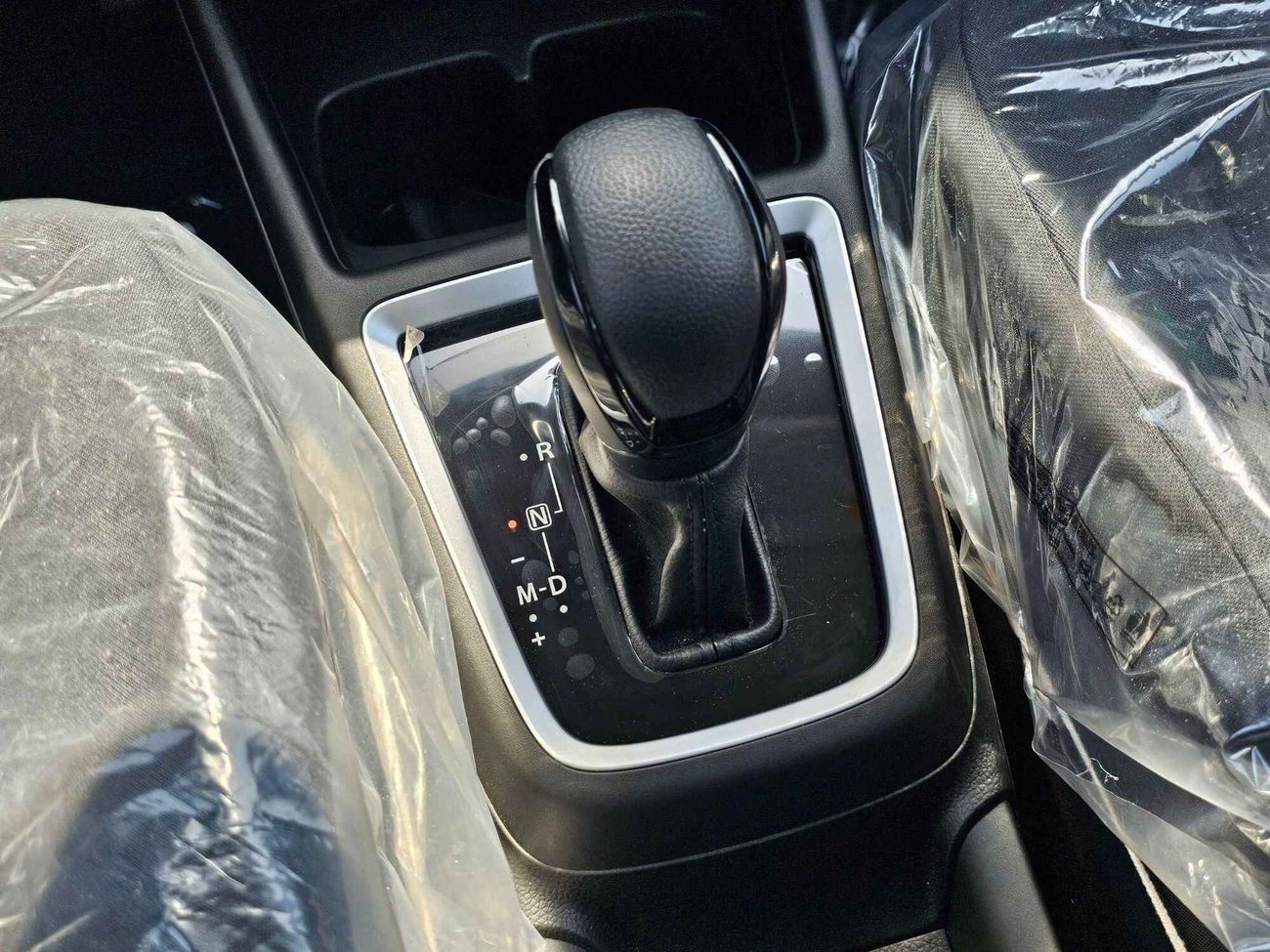 سوزوكي سويفت GLX, 1.2L PETROL / PUSH START / REAR PARKING SENSOR / "15" WHEELS (CODE # SGLXM)