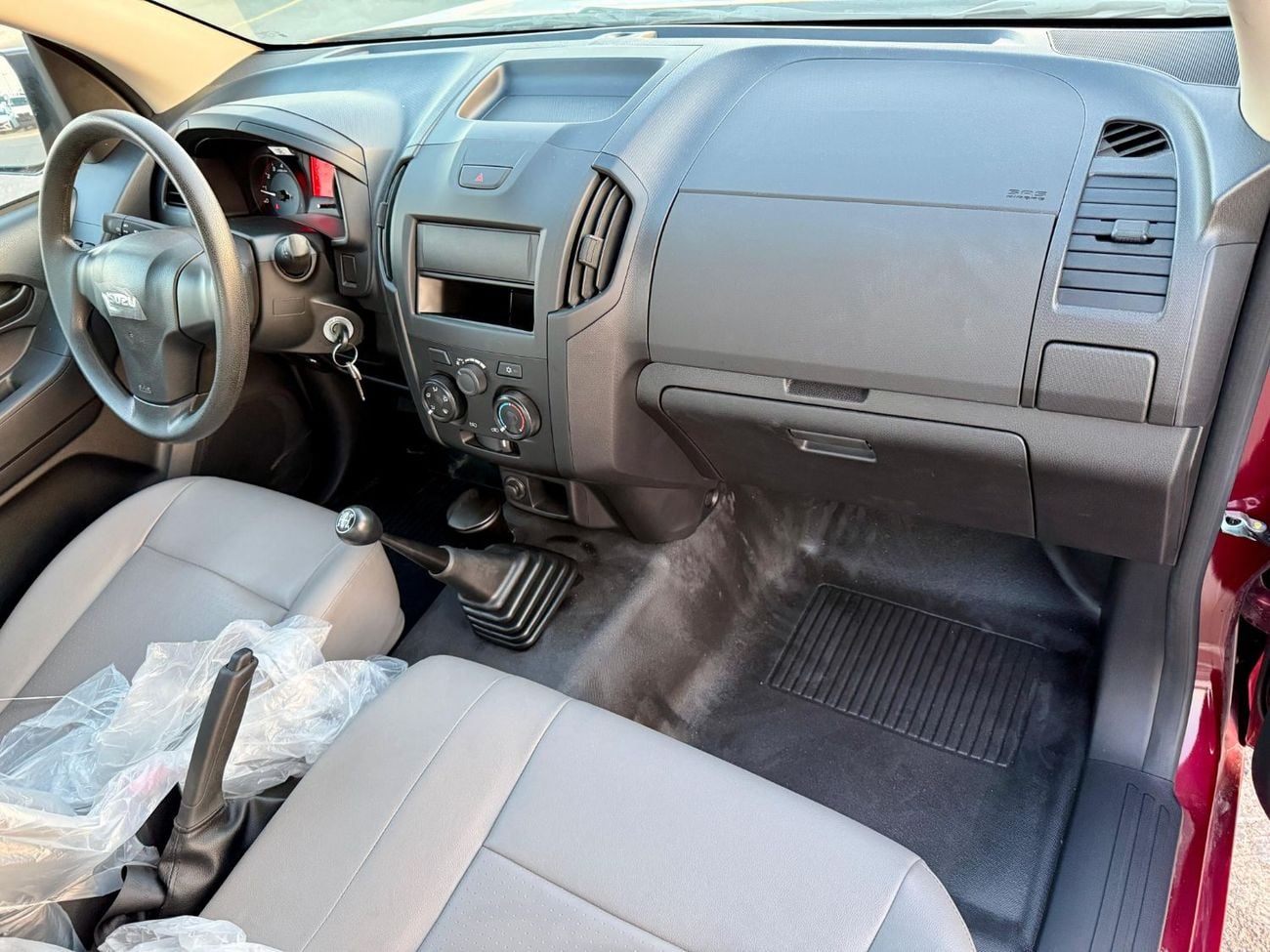 Isuzu DMax ISUZZ -D-MAX - SiNGLE CAB - 4x2 - 2.5L - DiESEL - RED