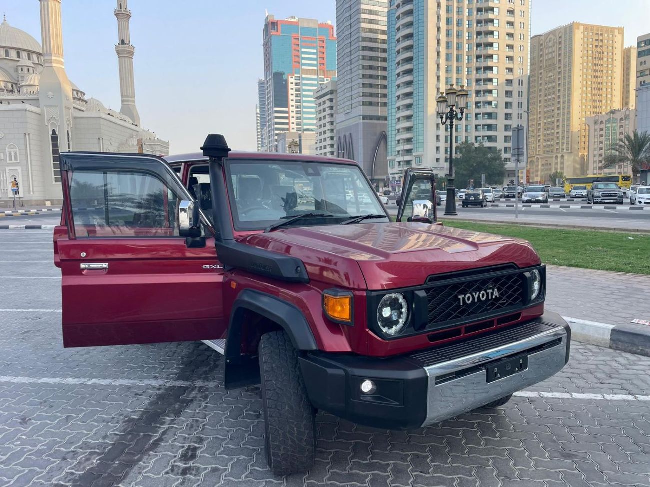 تويوتا لاند كروزر بيك آب PICKUP DLX Winch 4.5L Toyota Landcruiser 79 series dual cab V8  Export from Australia