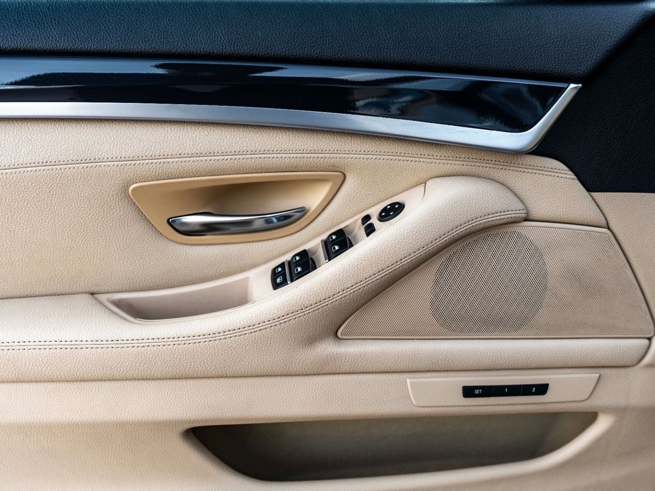 بي أم دبليو 520i Exclusive 1.6L