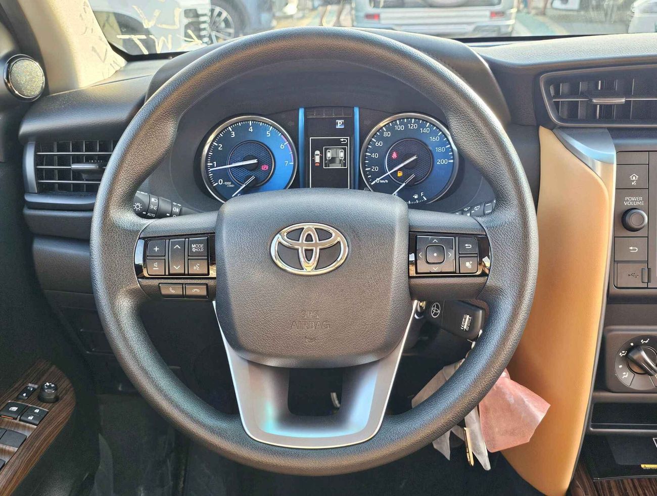 Toyota Fortuner 2.7L V4 PETROL /  STOCK AVAILABLE, LOWEST PRICE IN MARKET (CODE # 67969)