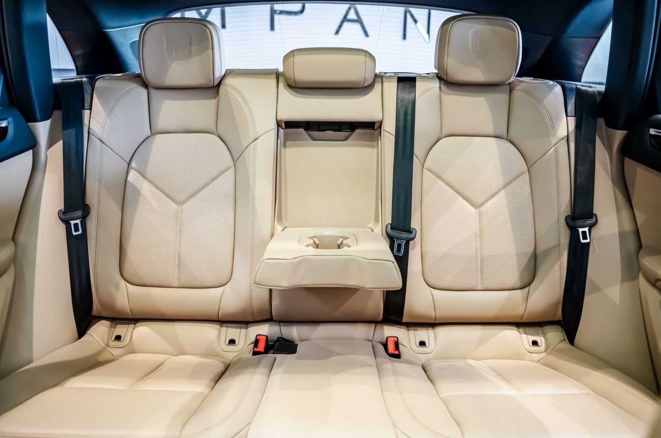 بورش ماكان 2024 Porsche Macan S, 2025 Porsche Warranty, Full Service History, Low Kms, GCC