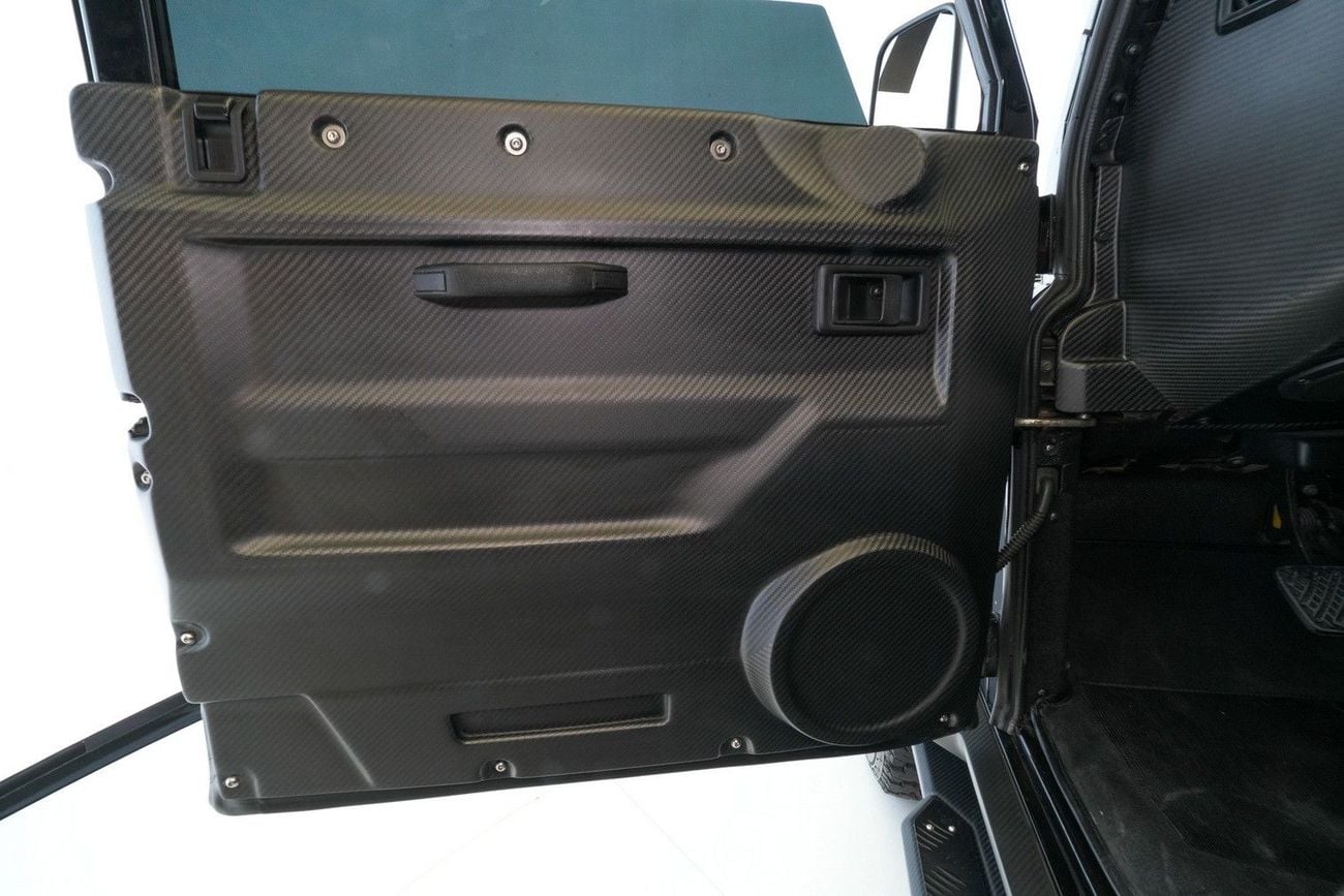 Land Rover Defender 110