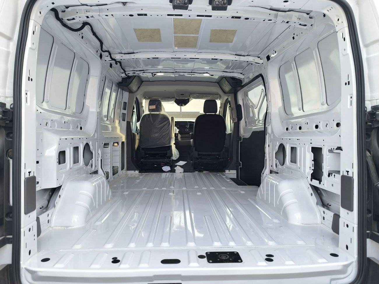 فورد ترانزيت كستم FORD TRANSIT 150 VAN