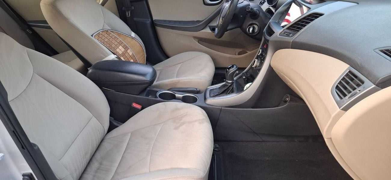 Hyundai Elantra HYUNDAI ELANTRA 2015