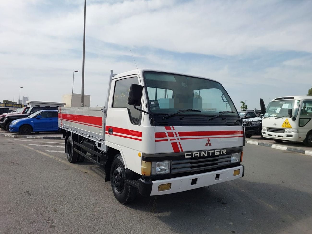 ميتسوبيشي فوسو كانتير (RAMADAN OFFER) MITSUBISHI CANTER TRUCK RHD 1988 MODEL 3.6 L DIESEL MANUAL(PM23190)