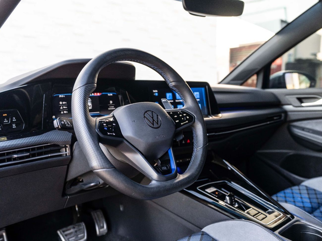 Volkswagen Golf R Base 2.0T