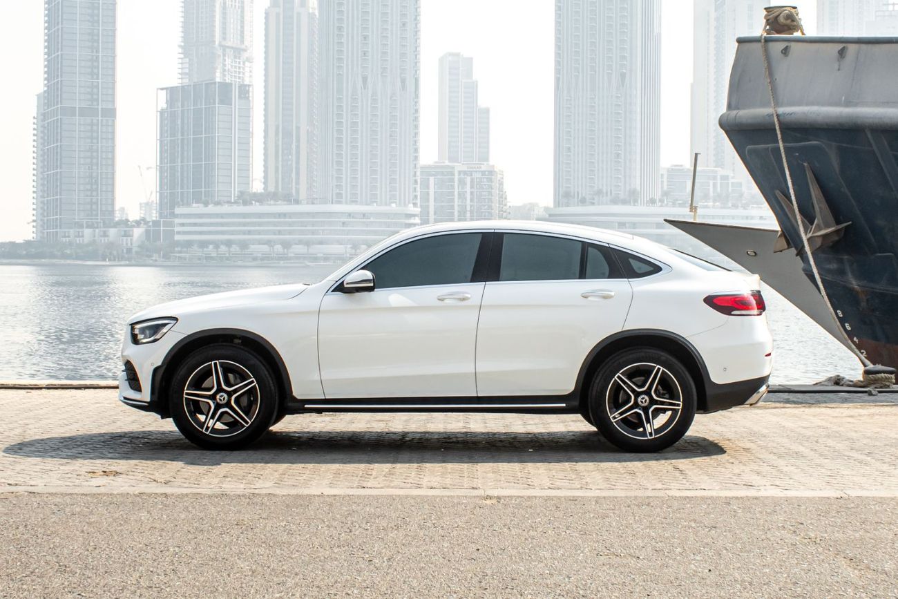 مرسيدس بنز GLC 300 4MATIC 2.0L