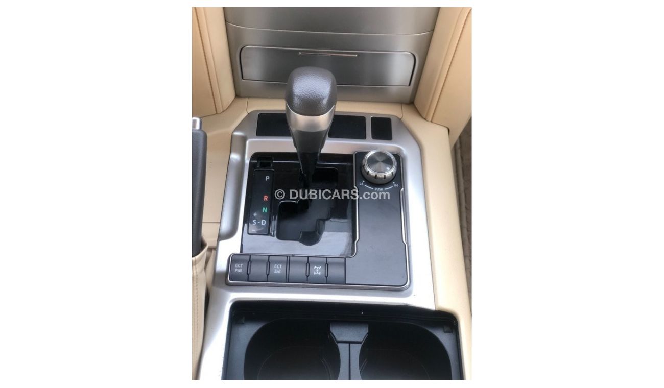 Toyota Land Cruiser GXR MODEL 2016 GCC CAR PERFECT CONDITION INSIDE AND OUTSIDE FULL ELECTRIC CONTROL STEERING CONTROL B