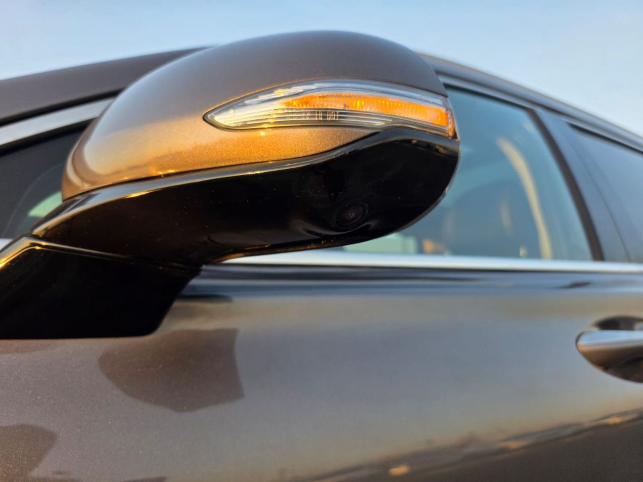 Hyundai Santa Fe limited 1.6T hybrid engine Panoramic roof and 360 camera