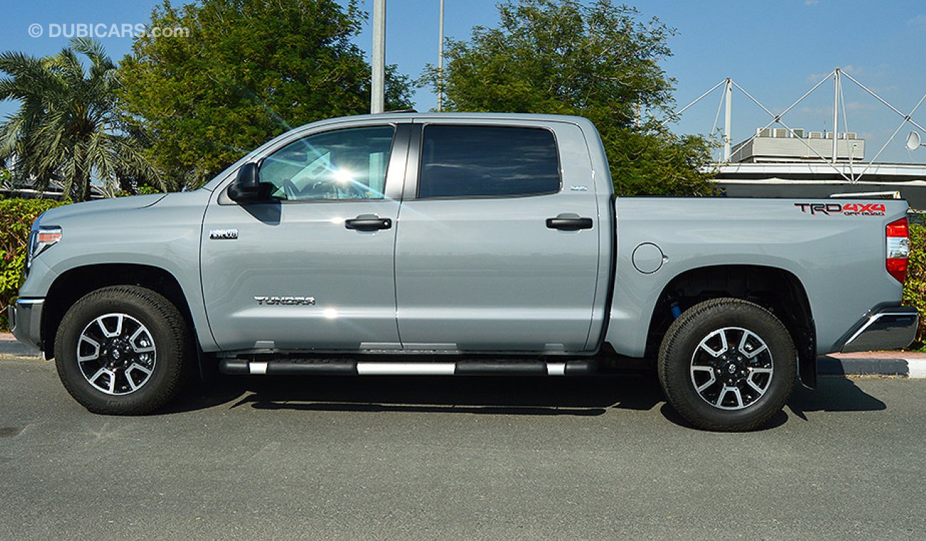 Toyota Tundra Crewmax SR5 2018, 5.7L V8 0km # Radar