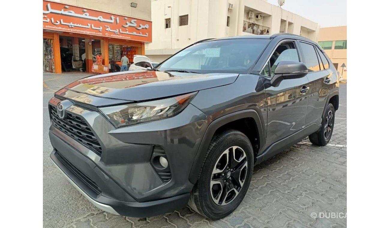 Toyota RAV4 LE