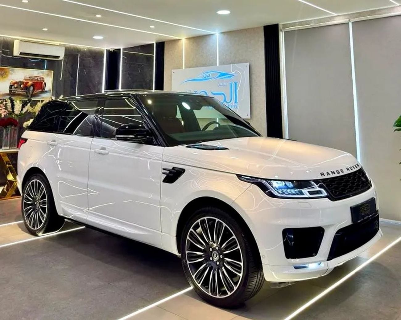 Land Rover Range Rover Sport HSE DYNAMIC AUTOBIOGRAPHY || GCC II FULLY LOADED I| PANORAMIC I| F.S.H || SCREENS II FOOTSTEPS