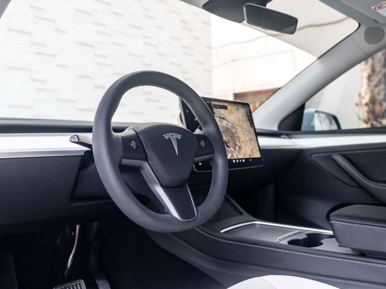 Tesla Model Y Long Range (AWD)