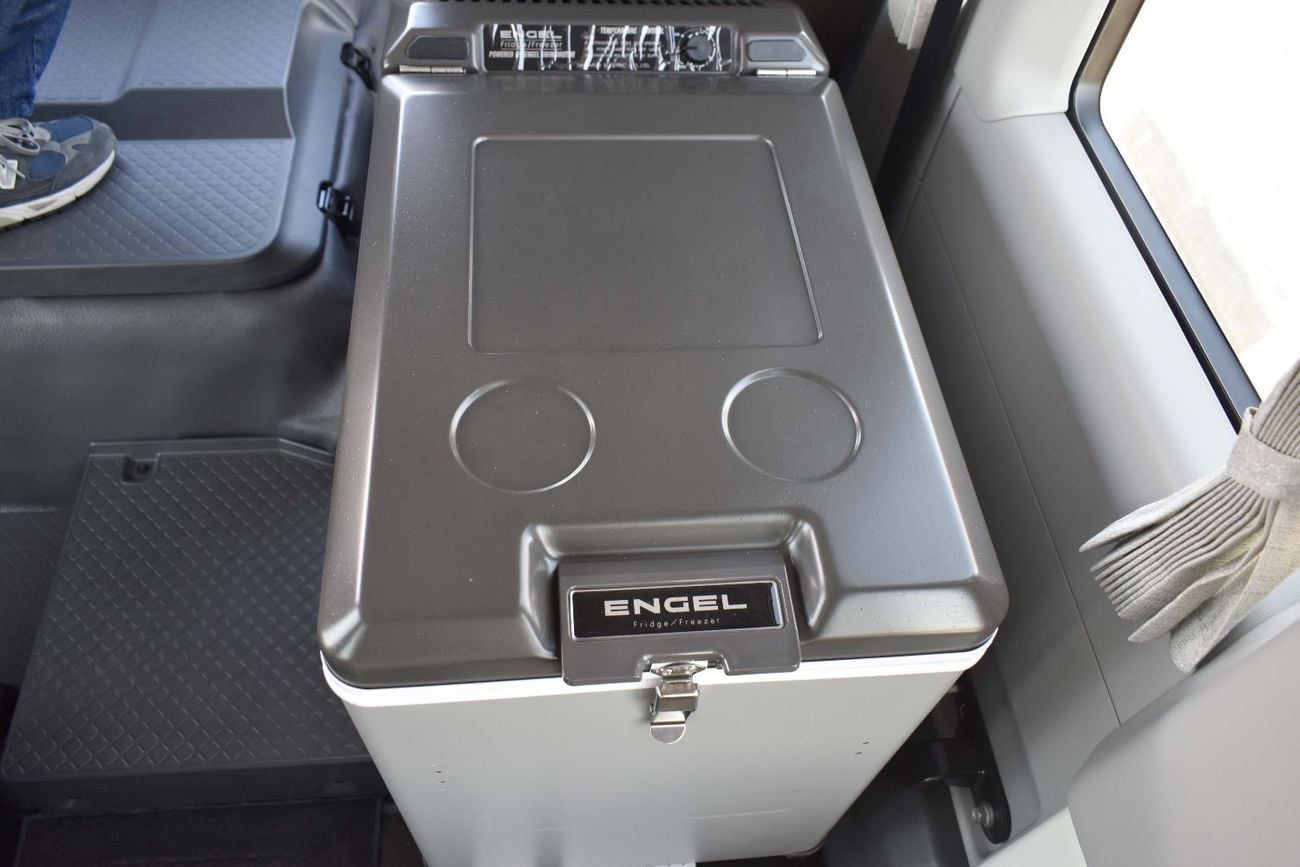 تويوتا كوستر 2.8L TURBO DIESEL A/T (WITH BAGGAGE RACK AND CURTAINS)