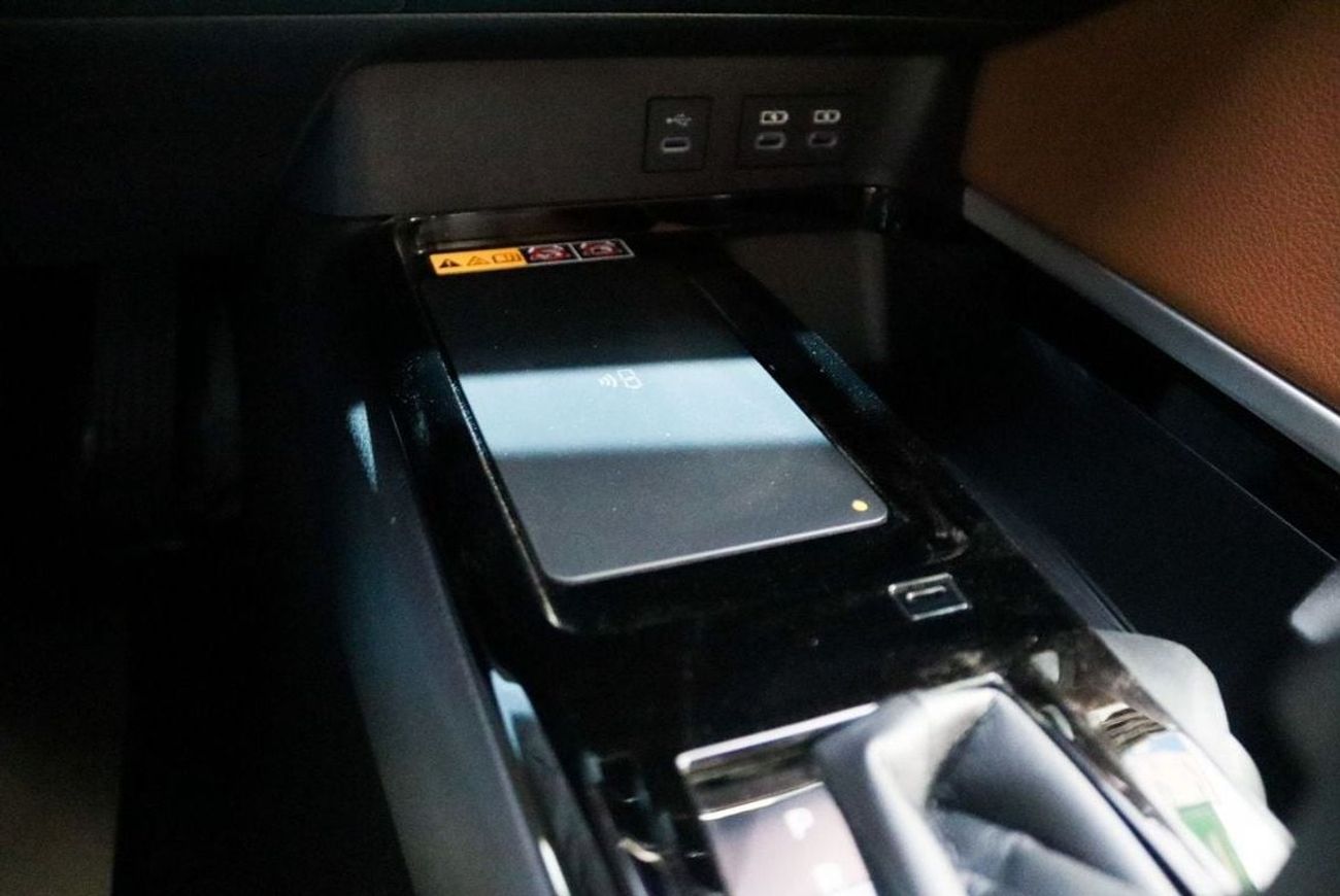 Toyota Camry 2025 TOYOTA CAMRY GLE 2.5  PANORAMA FULL OPTION **التصدير فقط خارج الخليج** **EXPORT ONLY