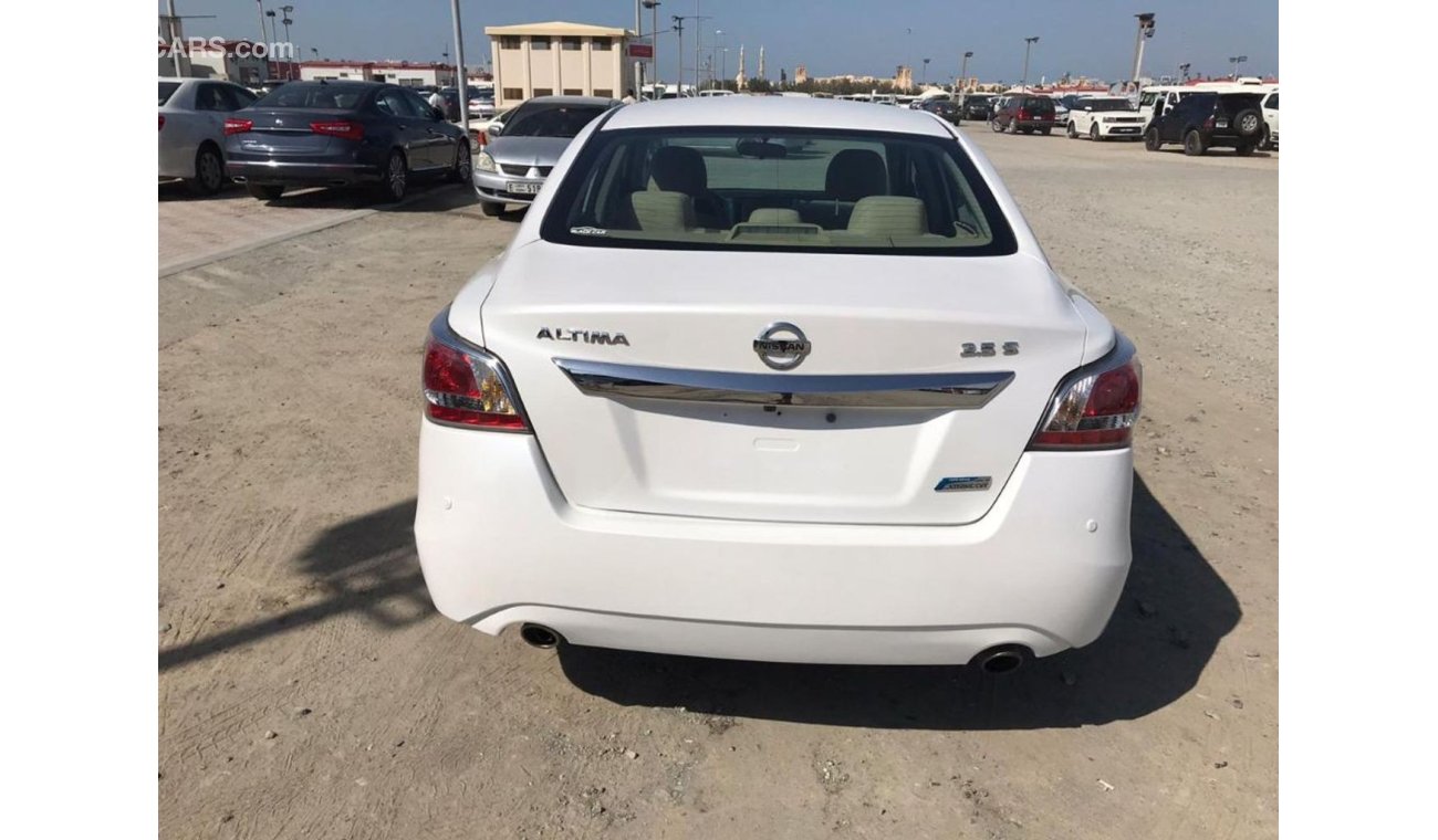 Nissan Altima Nissan Altima 2016 gcc very celen car for sale