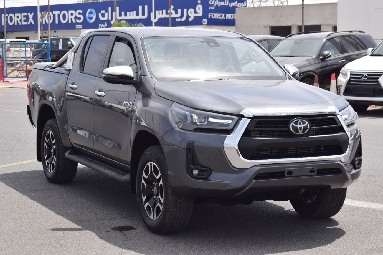 تويوتا هيلوكس SR5 2.8L Diesel A/T 4x4