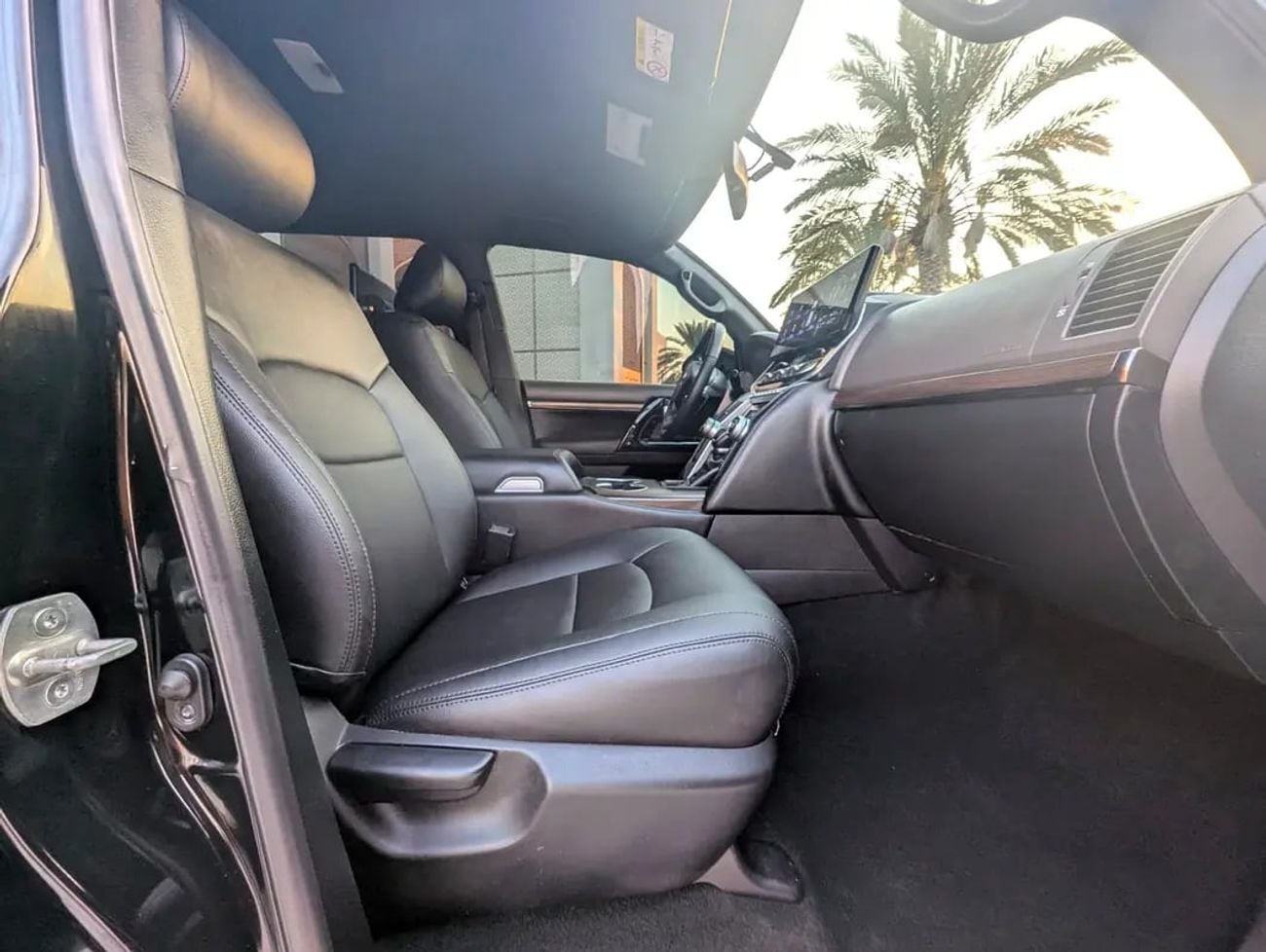 Toyota Land Cruiser GXR FACELIFTED WITH INTERIOR AND EXTERIOR V6 4.0L Excellent Condition
