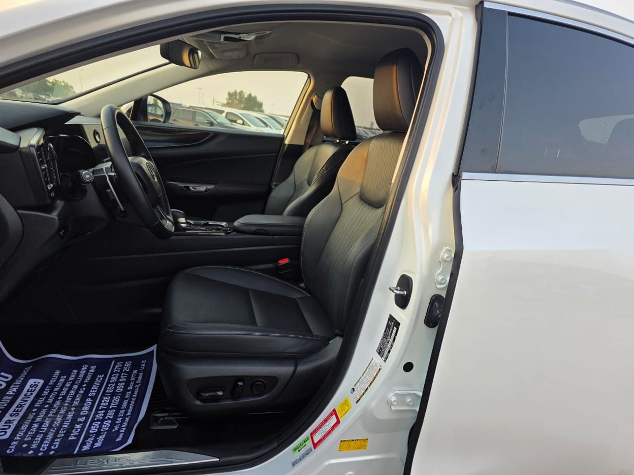 لكزس NX 250 PREMIUM لكزس NX250 موديل 2023، زر ضغط وصندوق خلفي أوتوماتيكي (JTJADCAZ4P2006757)