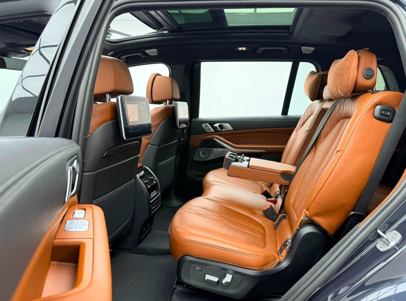 بي أم دبليو X7 M50i 2022 BMW X7 2027 BMW Warranty, Full BMW Service History, Excellent Condition, GCC