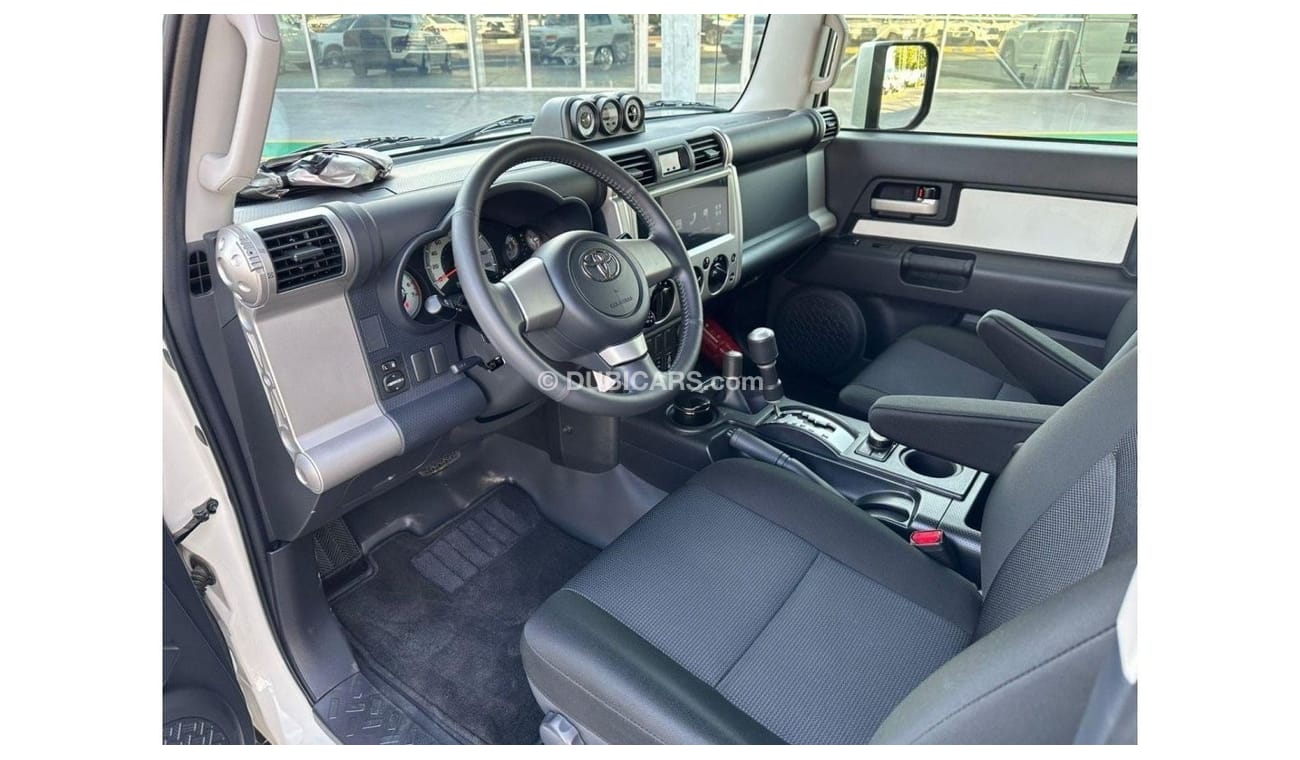 Toyota FJ Cruiser GXR GCC SPEC UNDER WARRANTY