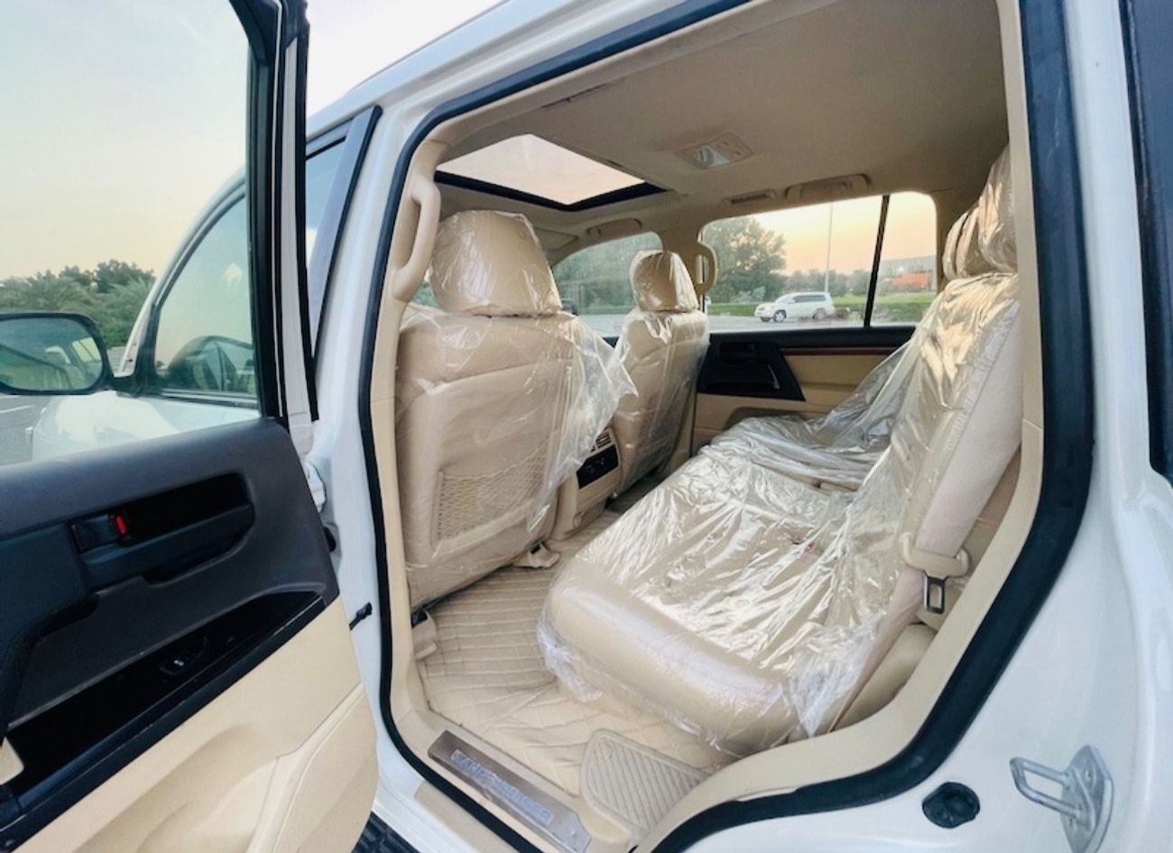 تويوتا لاند كروزر Toyota Land Cruiser 2017 LHD v8 full options