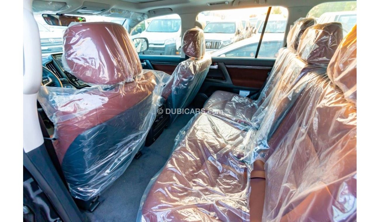 تويوتا لاند كروزر LC200 4.0L GXT GT V6 | Leather Seats + Sunroof + Back Cam