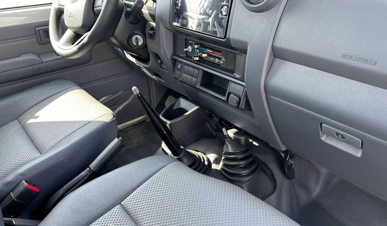 Toyota Land Cruiser 79 4.2L SC 3STR DSL 2 AIRBAG & ABS MT