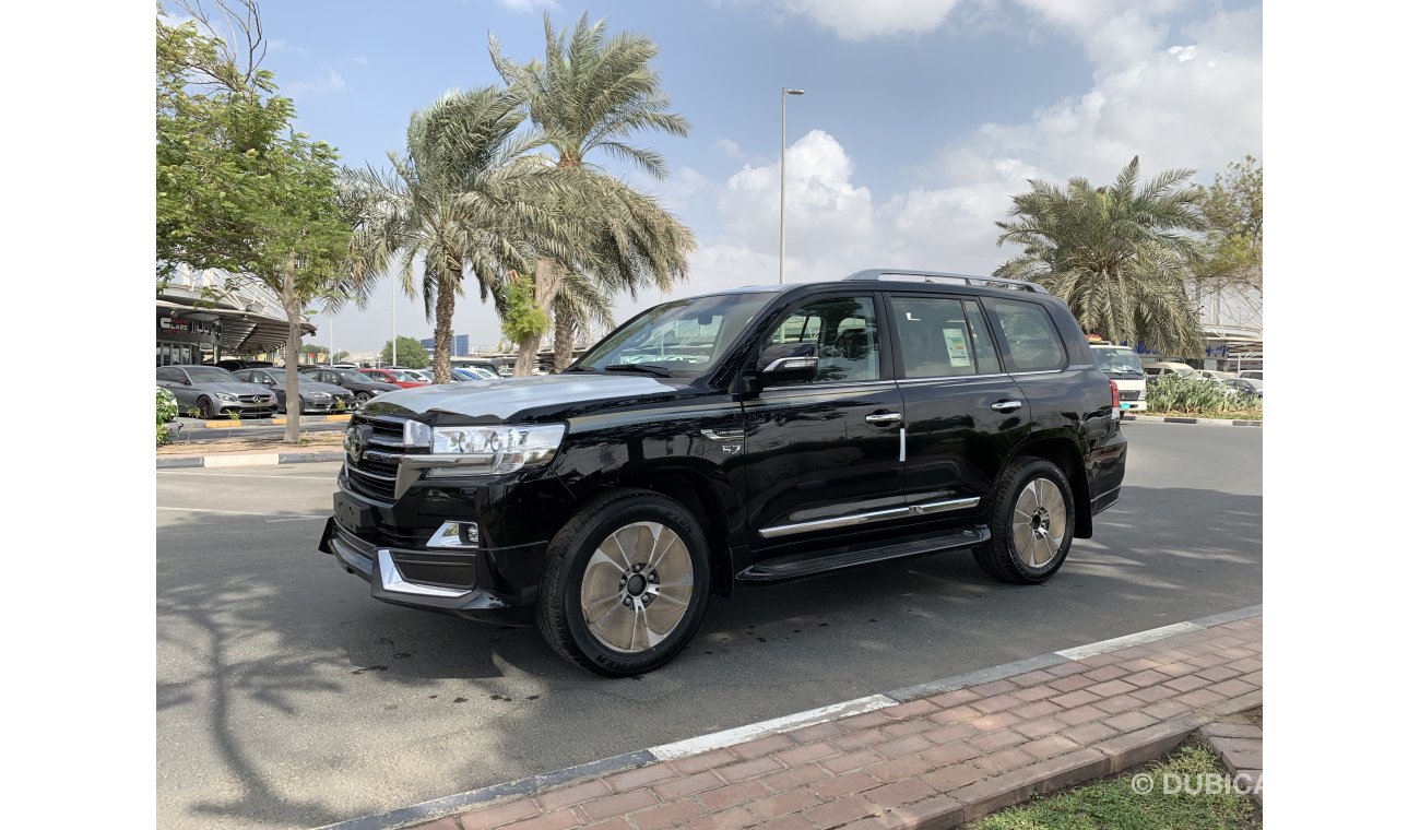 Toyota Land Cruiser VXR 5.7 MY2020 GCC ( Warranty 3 Years / 100,000 K.M )