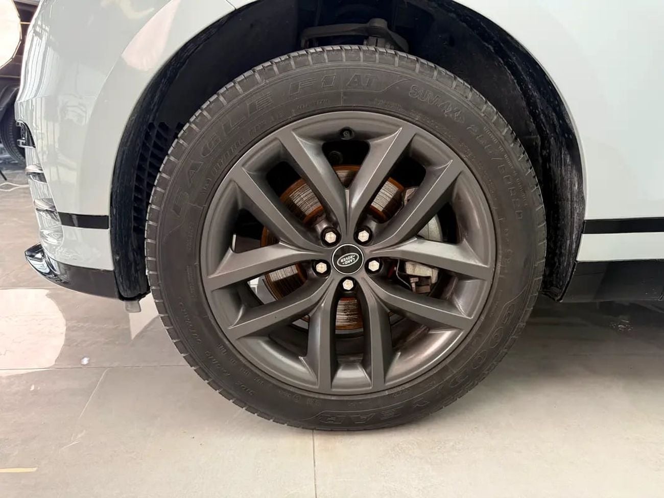 لاند روفر رينج روفر فيلار P250 SE 2.0L European Specs - Brand