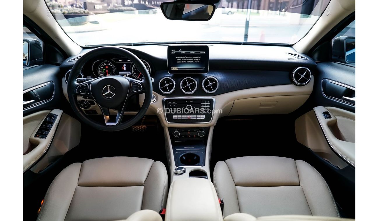 مرسيدس بنز GLA 220 Mercedes-Benz GLA 220 Std