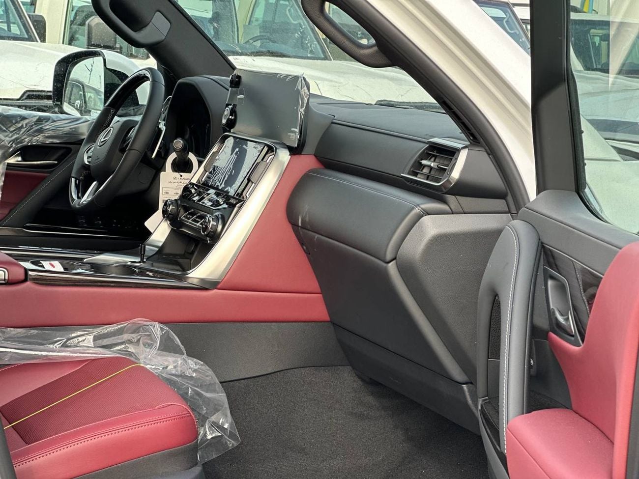 Lexus LX 700h Urban Signature 3.5L HEV A/T // 2026 // Full With Radar & Head Up Disable , 360 Camera , Wireless Ch