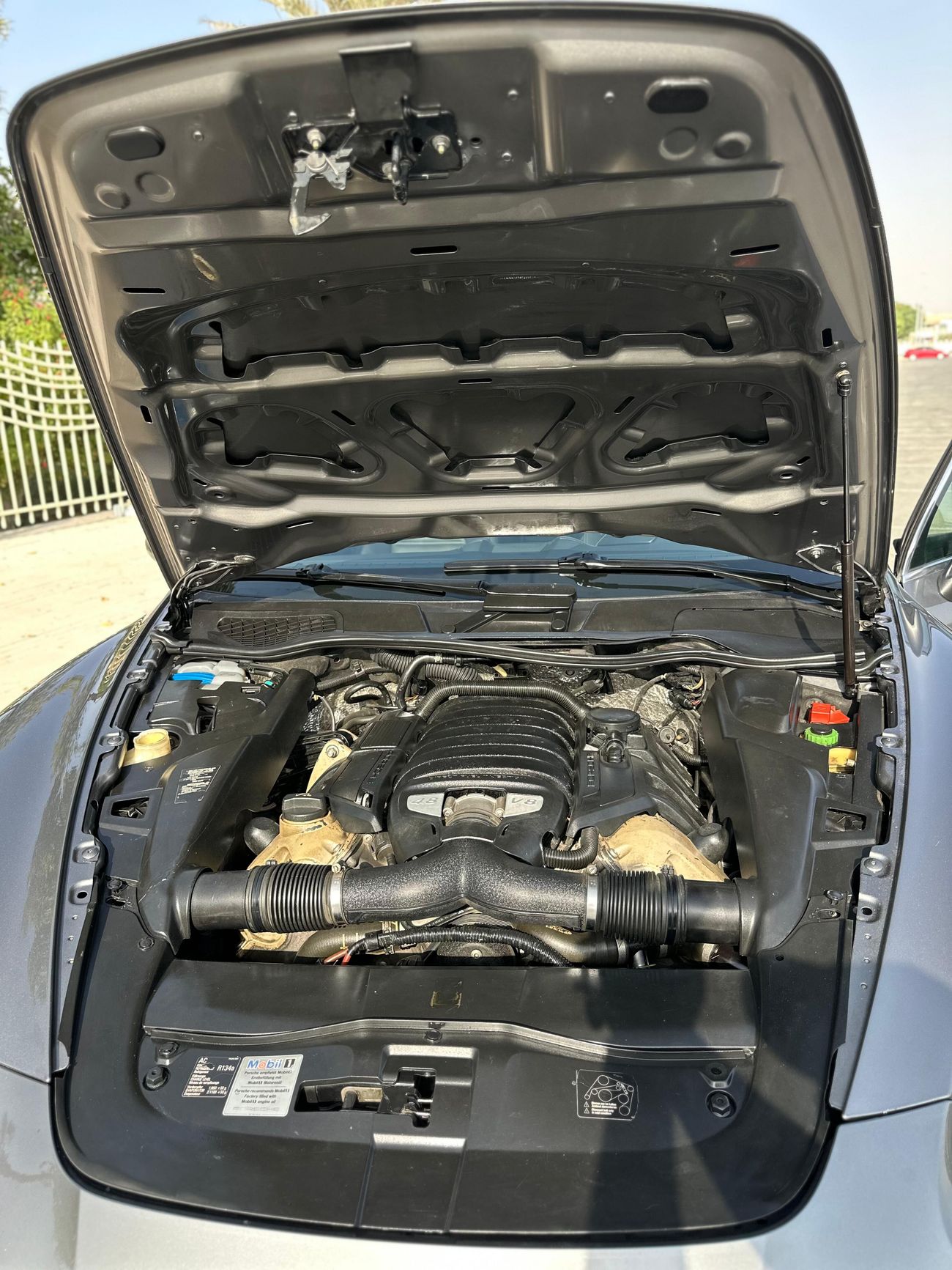 Porsche Cayenne S V8 4.8 Liters (400 HP) - Full Service - Full Options - Very Clean