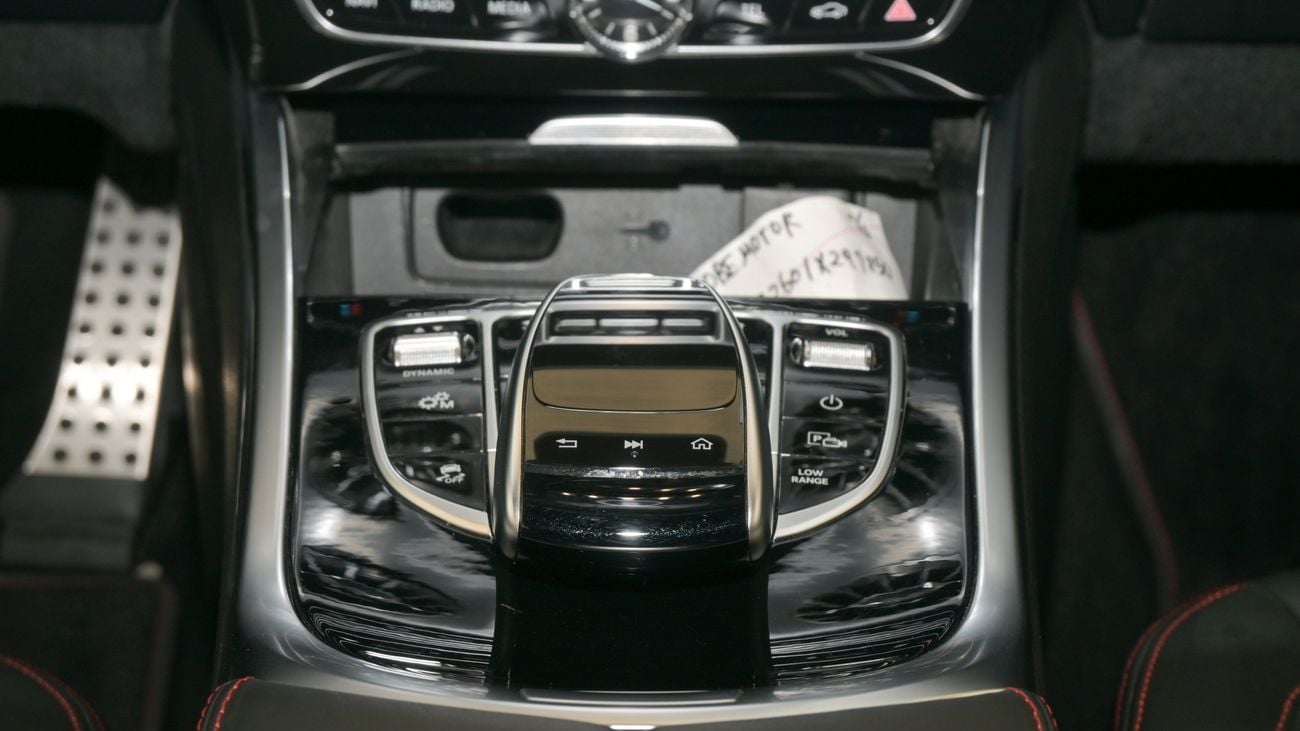 مرسيدس بنز G 550