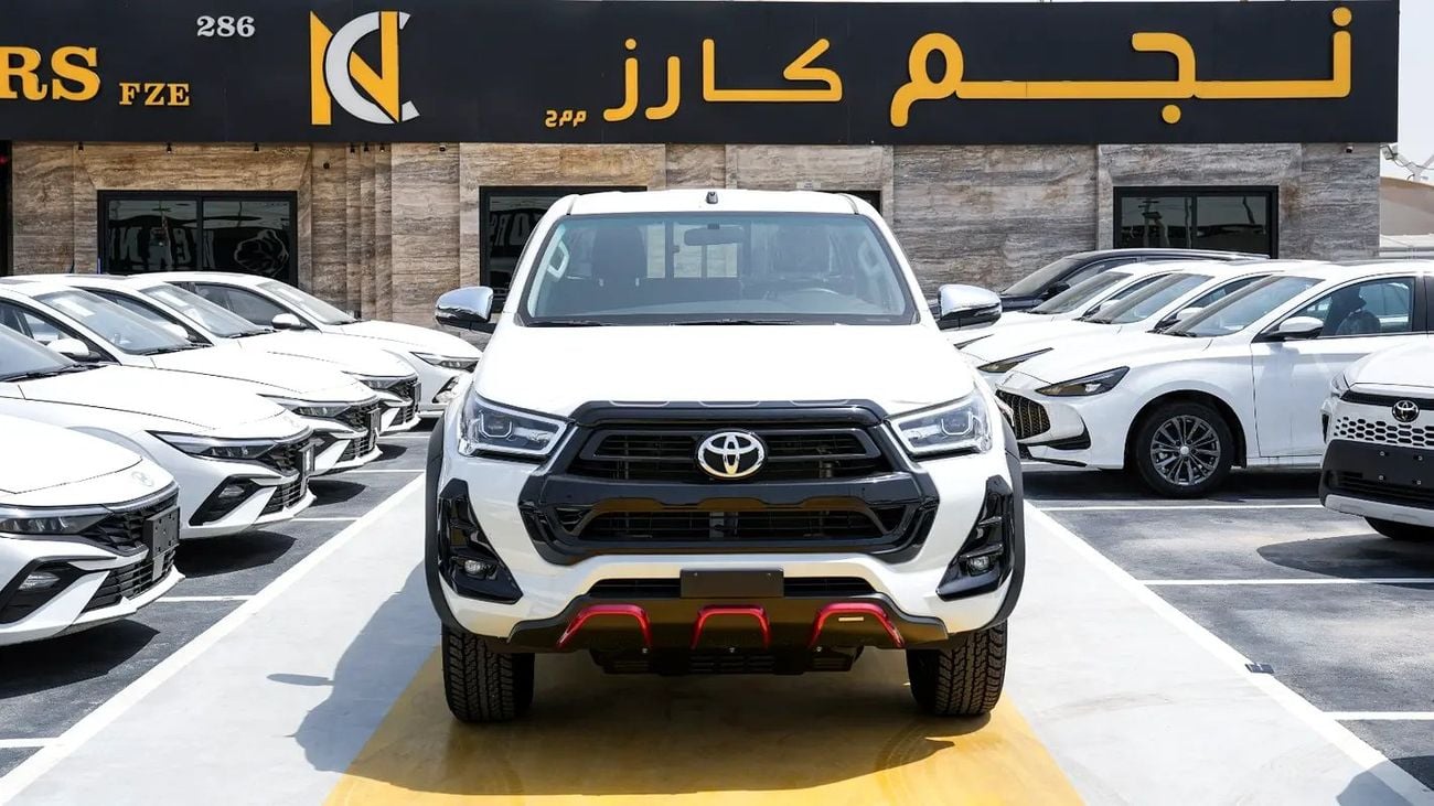 تويوتا هيلوكس SR5 (NON GCC) Brand SR5 GCC Specs - 0KM