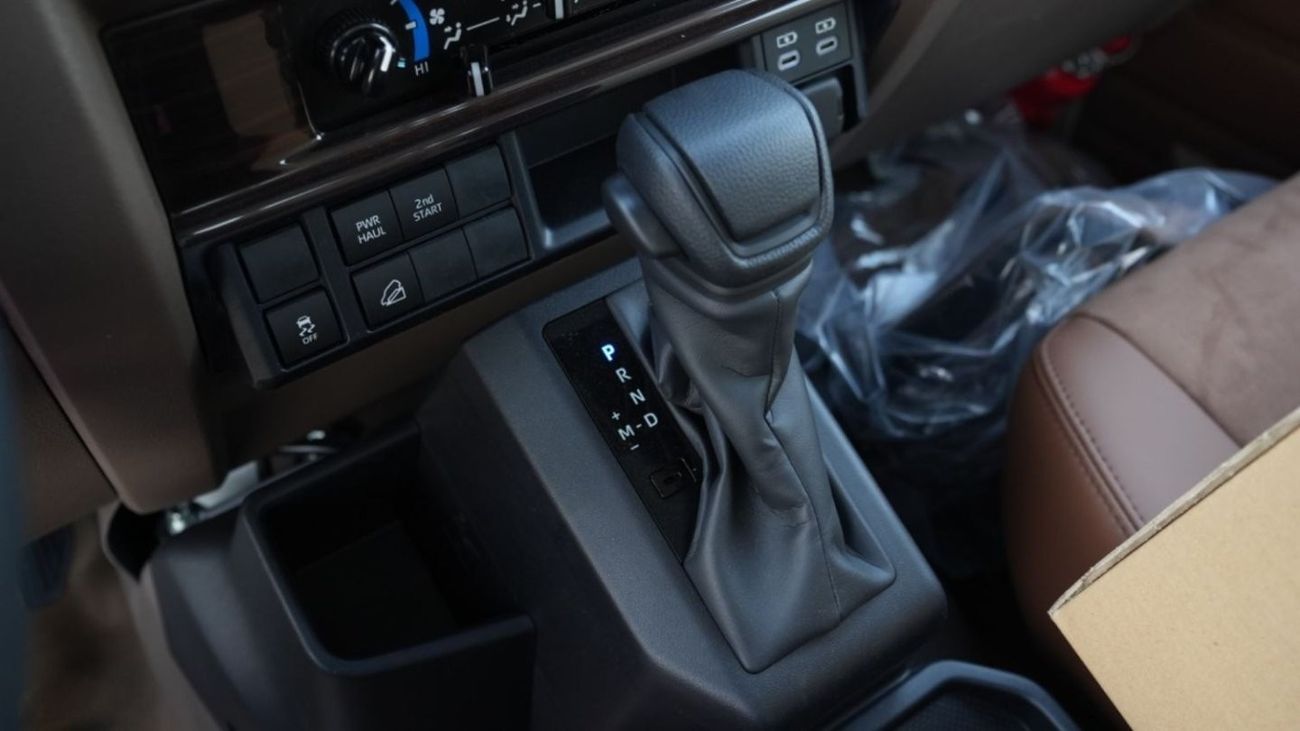 Toyota Land Cruiser Pick Up TOYOTA LC PICKUP SC 4.0L PETROL AUTOMATIC TRANSMISSION 2024 FULL OPTION WITH LED LIGHTS