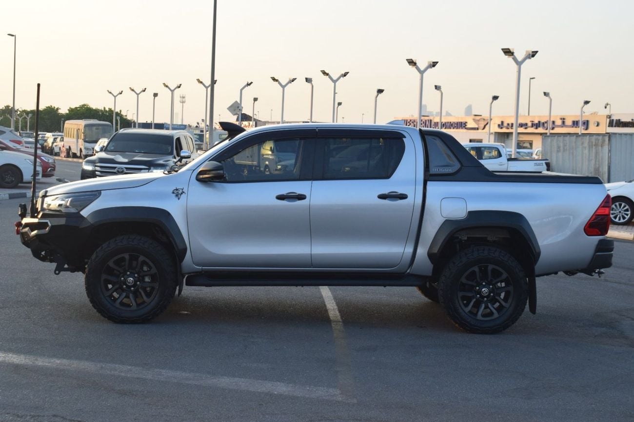 Toyota Hilux ADVENTURE DIESEL HILUX ROGUE ,2.8L ,RIGHT HAND HAND DRIVE ,AUTO TRANSMISSION