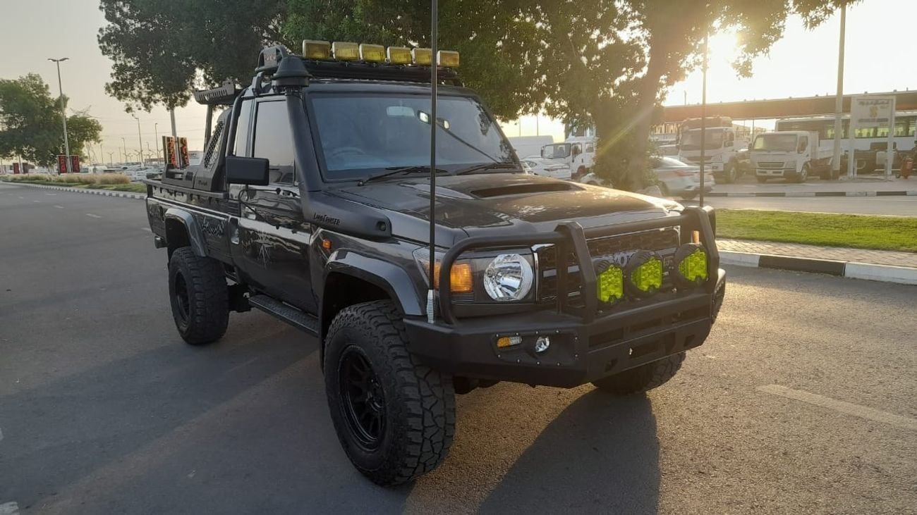 تويوتا لاند كروزر بيك آب RHD SINGAL CAP V8 MANUAL