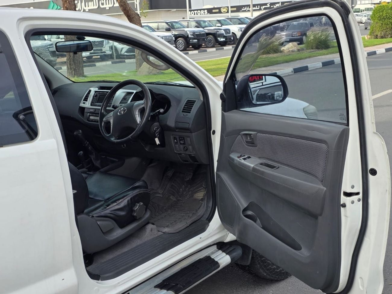 Toyota Hilux DLX Diesel Engine ,Smart Cab Hilux Manual Gear Right Hand Drive  ,ONLY FOR EXPORT AVAILABLE