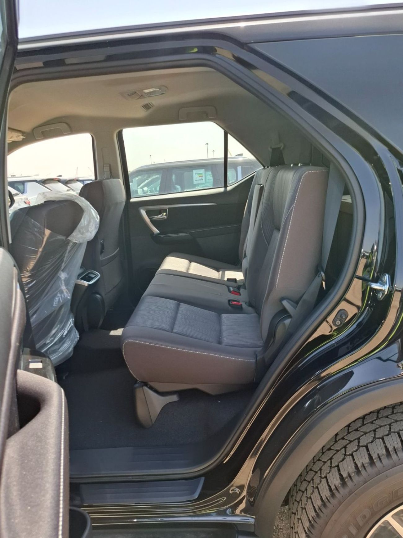 تويوتا فورتونر Toyota Fortuner Comfort  2.7L Petrol