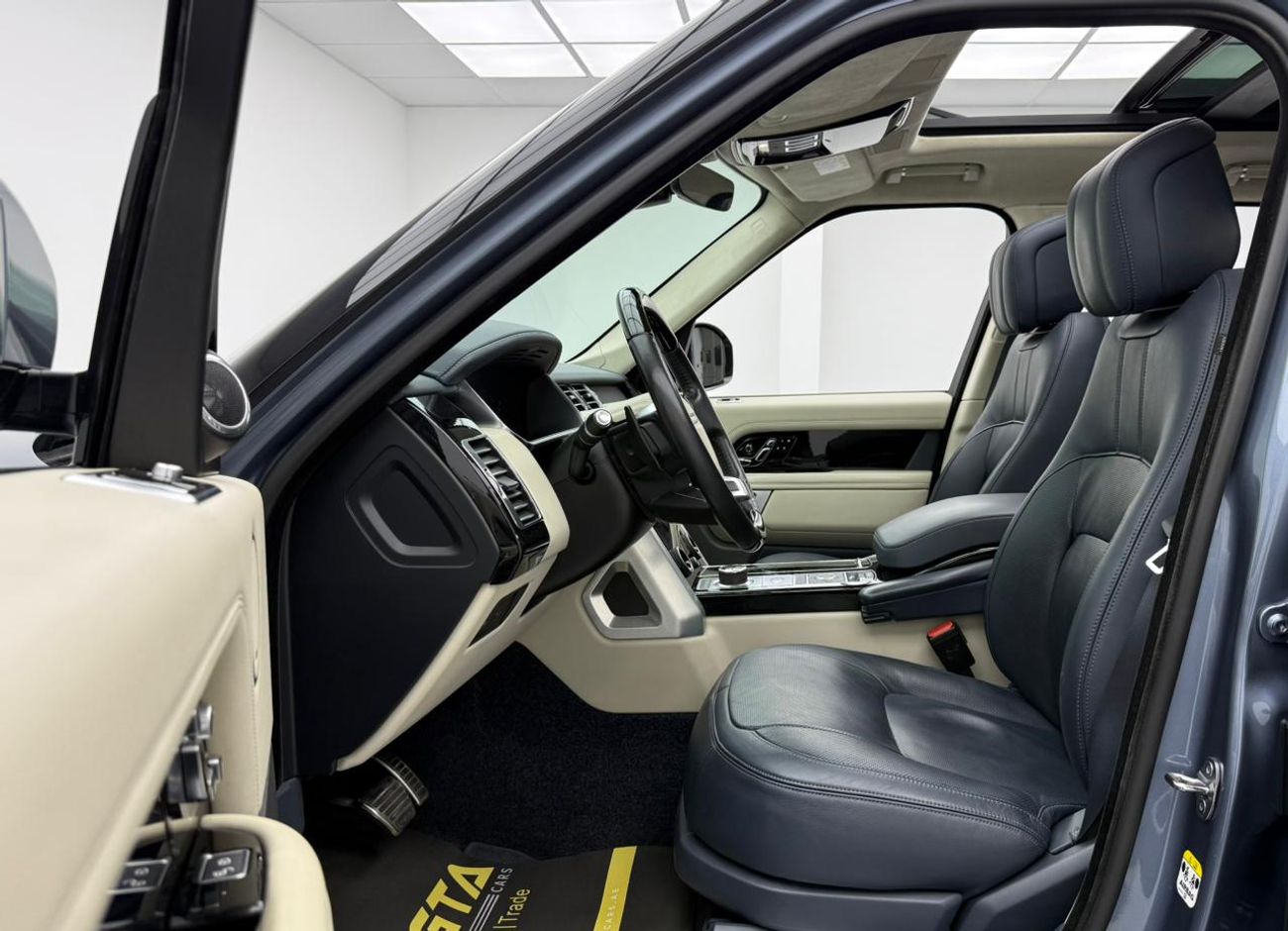 Land Rover Range Rover Sport Autobiography Dynamic P400 3.0L  2020 Range Rover Autobiography ,Warranty ,Al Tayer Full Service His