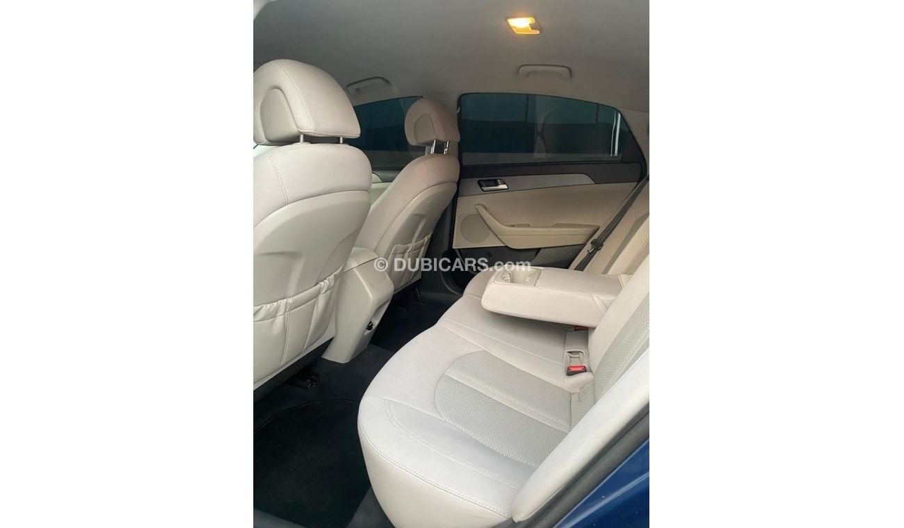 Hyundai Sonata SE Hyundai sonata 2016 Mileage 142.000 miles  Price 30.000 dirhams  4Cylinder,  Very clean inside an