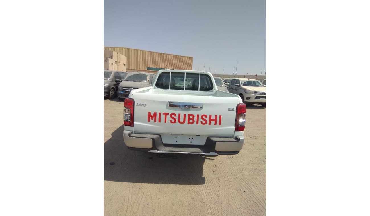 Mitsubishi L200 Diesel 2.4L M/T Chrome Package 4x4 Double Cabin Pickup