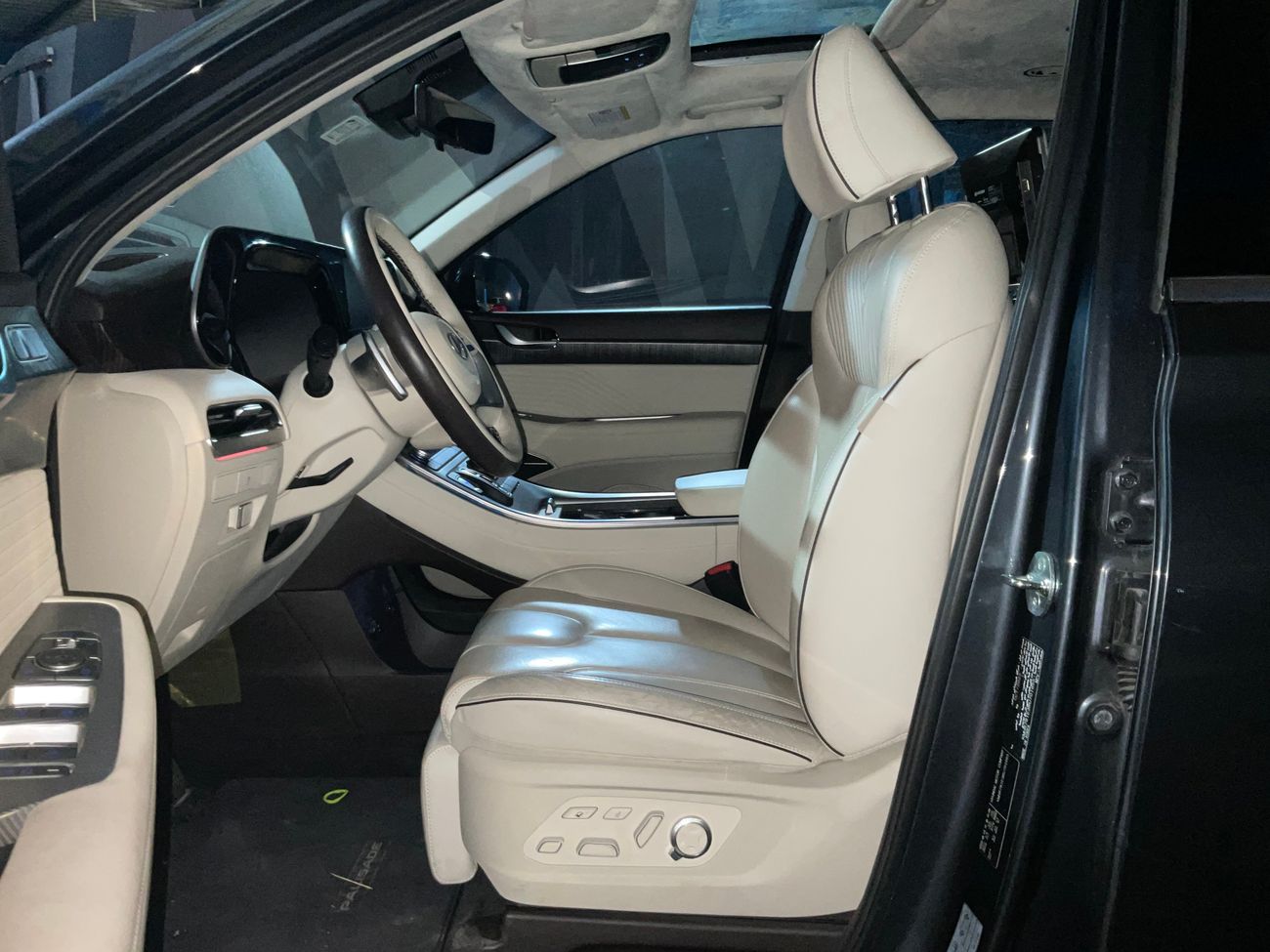 Hyundai Palisade Premium (8 Seater) | Guaranteed Warranty | 0 Down Payment