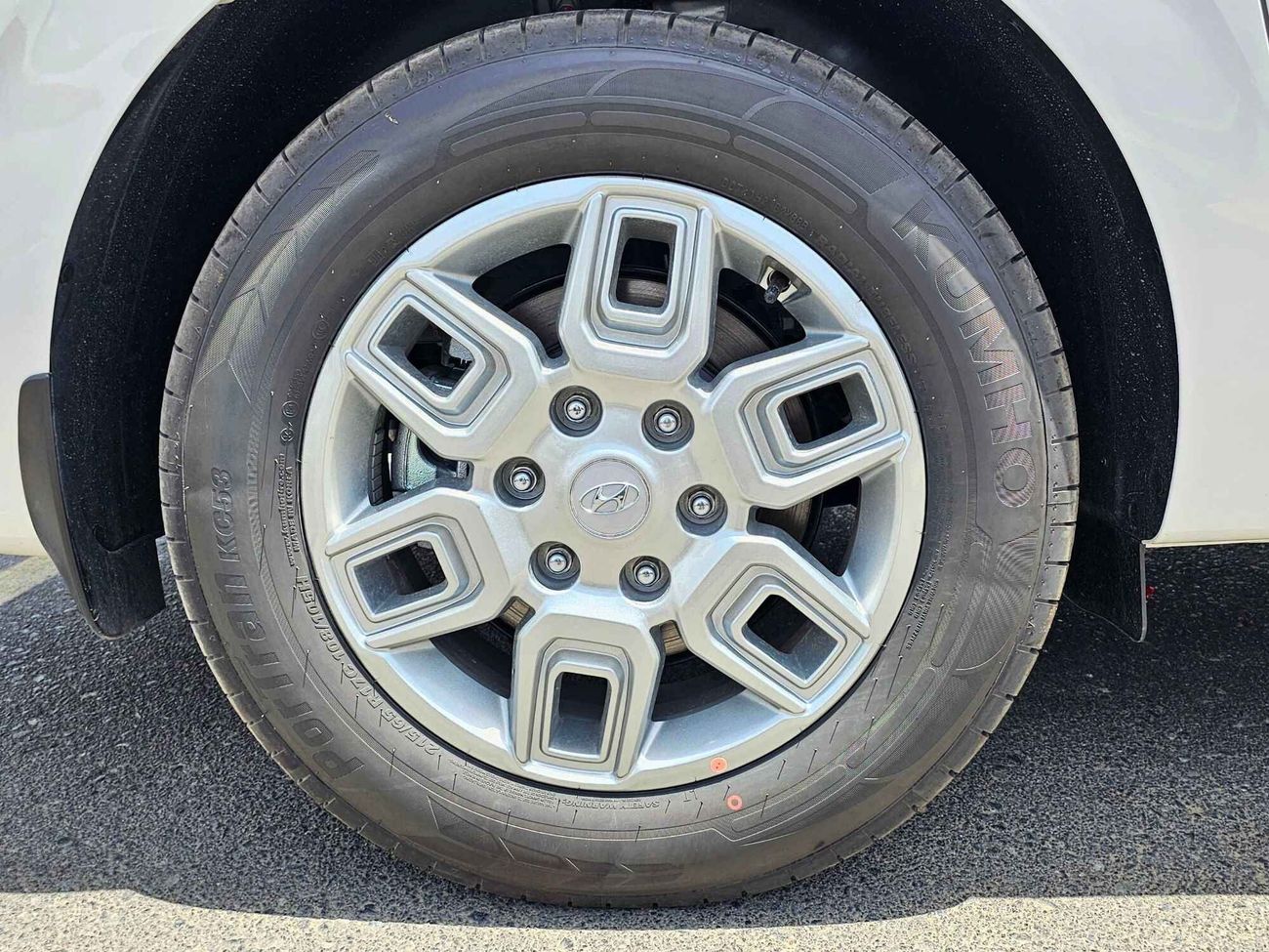 Hyundai Staria 3.5L V6  PETROL A/T / PUSH START / COMFORT 11 SEATER (CODE # 67981)