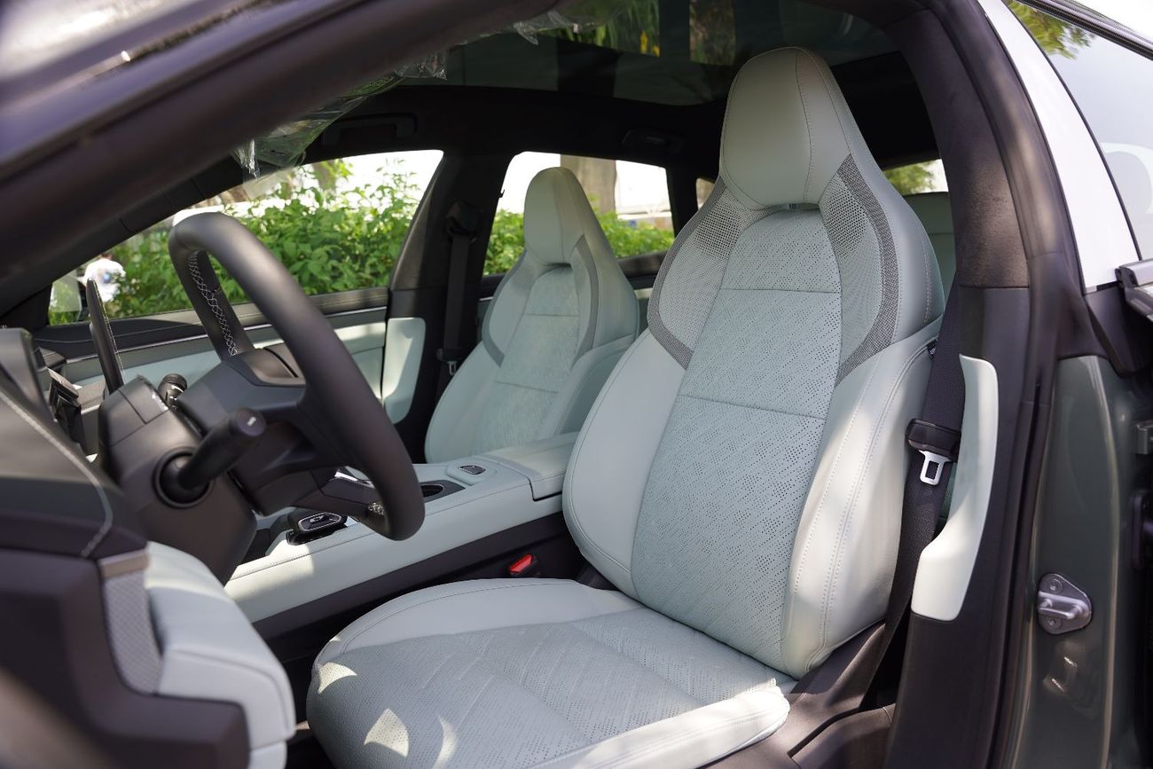 زيكر 001 2025 ZEEKR 001 Single-Motors100 kw/h Long Rang RWD Green 0Km