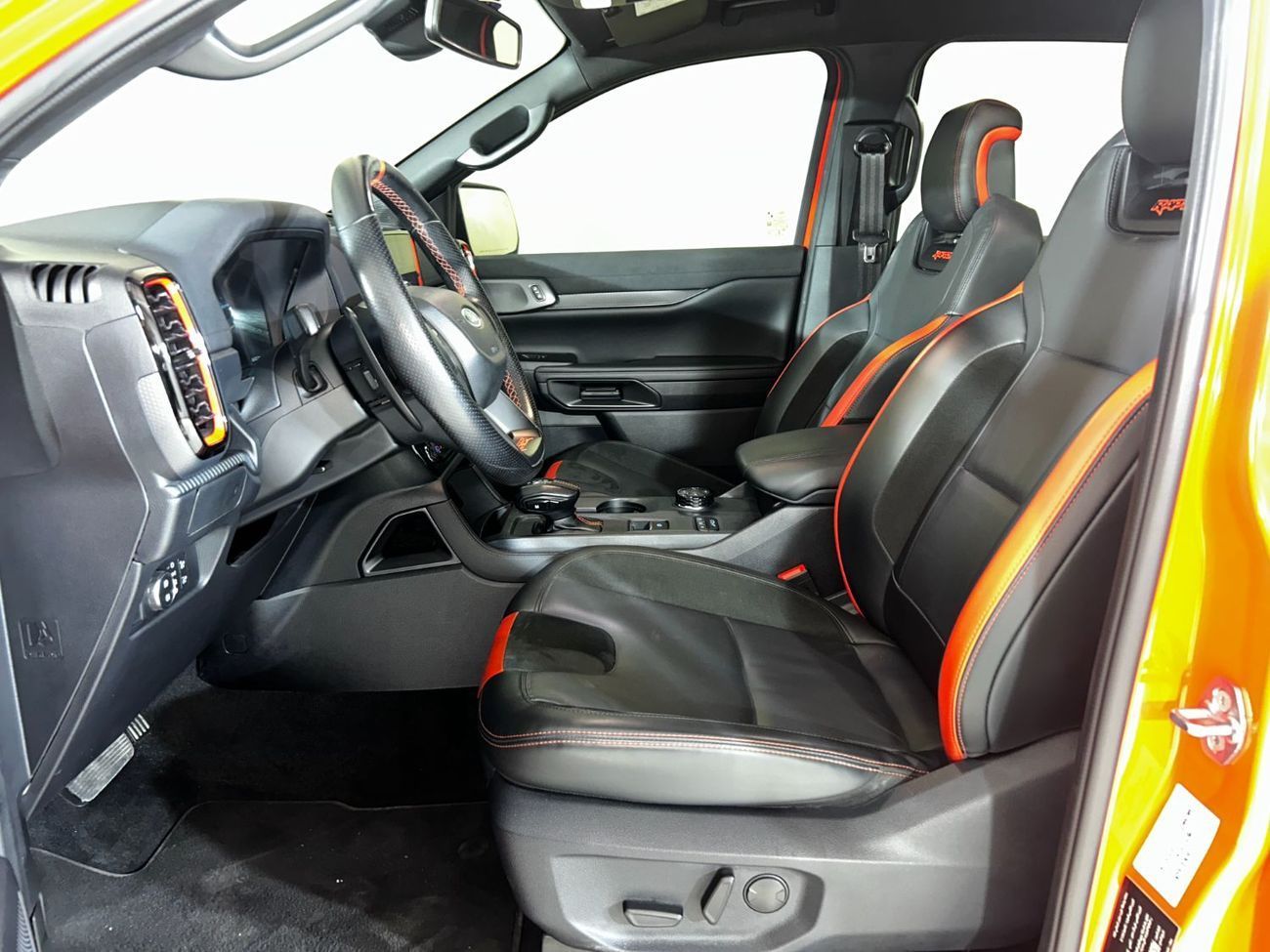 Ford Bronco Raptor B4D4925 BRONCO 4 DOORS RAPTOR 3.0L V6 ECOBOOST W/ ORANGE SBELTS BLACK/BLUE LTHR SSQTCH