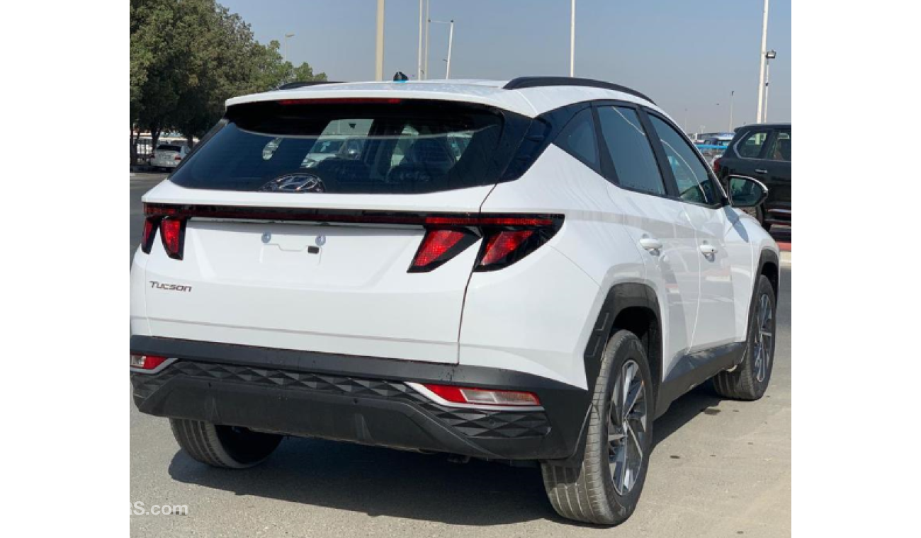 Hyundai Tucson Standard/ Petrol